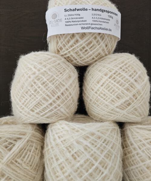 100g Schafwolle, Schurwolle von Hand gesponnen, beige